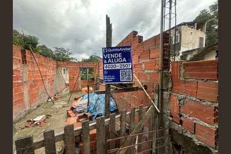 Casa à venda com 125m², 2 quartos e 1 vaga Casa à venda com 125m², 2 quartos e 1 vagaFachada
