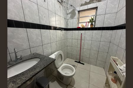 Casa à venda com 125m², 2 quartos e 1 vaga Casa à venda com 125m², 2 quartos e 1 vagaBanheiro