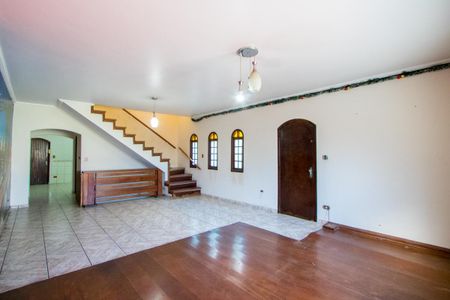 Casa à venda com 3 quartos, 280m² em Parque das Nações, Santo André