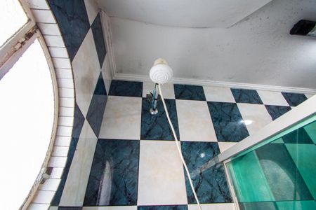 Banheiro social 1 de casa à venda com 3 quartos, 280m² em Parque das Nações, Santo André
