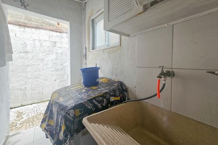 Casa para alugar com 75m², 2 quartos e sem vaga