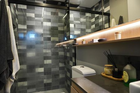 Apartamento à venda com 80m², 1 quarto e 1 vaga Apartamento à venda com 80m², 1 quarto e 1 vagaBanheiro da Suíte