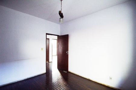 Casa para alugar com 460m², 6 quartos e 4 vagas Casa para alugar com 460m², 6 quartos e 4 vagasQuarto 03 - 1° Piso