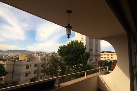 Casa para alugar com 460m², 6 quartos e 4 vagas Casa para alugar com 460m², 6 quartos e 4 vagasVaranda 2° Piso