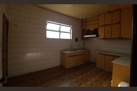 Casa para alugar com 460m², 6 quartos e 4 vagas Casa para alugar com 460m², 6 quartos e 4 vagasCozinha -1° Piso