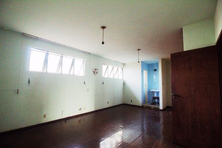 Casa para alugar com 460m², 6 quartos e 4 vagas Casa para alugar com 460m², 6 quartos e 4 vagasSuite 02 - 2° Piso