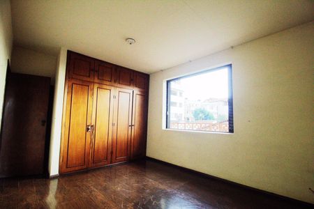 Casa para alugar com 460m², 6 quartos e 4 vagas Casa para alugar com 460m², 6 quartos e 4 vagasQuarto 04- 2° Piso
