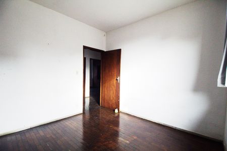 Casa para alugar com 460m², 6 quartos e 4 vagas Casa para alugar com 460m², 6 quartos e 4 vagasQuarto 01- 1° Piso