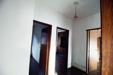 Casa para alugar com 460m², 6 quartos e 4 vagas Casa para alugar com 460m², 6 quartos e 4 vagasCorredor - 1° Piso