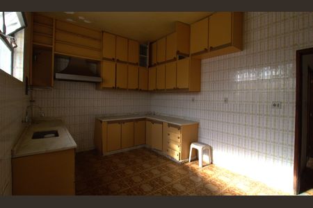 Casa para alugar com 460m², 6 quartos e 4 vagas Casa para alugar com 460m², 6 quartos e 4 vagasCozinha -1° Piso
