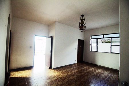 Casa para alugar com 460m², 6 quartos e 4 vagas Casa para alugar com 460m², 6 quartos e 4 vagasSala de estar - 1° Piso