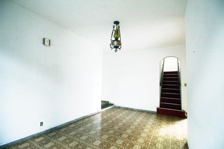 Casa para alugar com 460m², 6 quartos e 4 vagas Casa para alugar com 460m², 6 quartos e 4 vagasSala de estar- 1° Piso