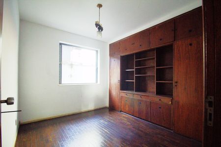 Casa para alugar com 460m², 6 quartos e 4 vagas Casa para alugar com 460m², 6 quartos e 4 vagasQuarto 03- 1° Piso