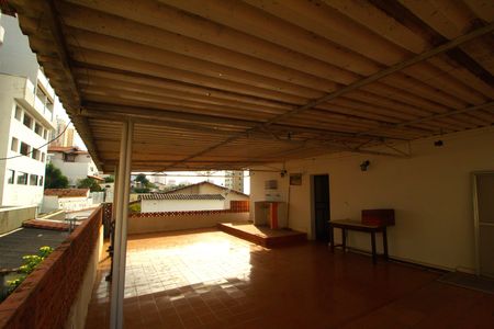 Casa para alugar com 460m², 6 quartos e 4 vagas Casa para alugar com 460m², 6 quartos e 4 vagasÁrea de Serviço- 2° Piso