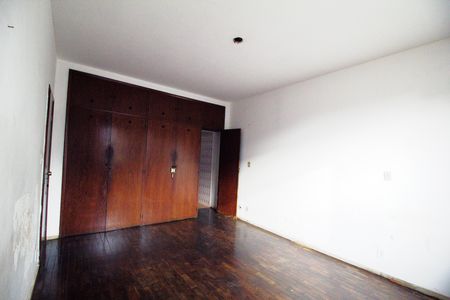Casa para alugar com 460m², 6 quartos e 4 vagas Casa para alugar com 460m², 6 quartos e 4 vagasSuite 01- 1° Piso