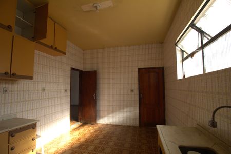 Casa para alugar com 460m², 6 quartos e 4 vagas Casa para alugar com 460m², 6 quartos e 4 vagasCozinha -1° Piso