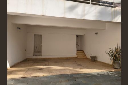 Casa para alugar com 460m², 6 quartos e 4 vagas Casa para alugar com 460m², 6 quartos e 4 vagasGaragem