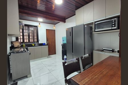 Casa de condomínio para alugar com 57m², 2 quartos e 6 vagas