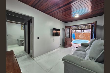 Casa de condomínio para alugar com 57m², 2 quartos e 6 vagas
