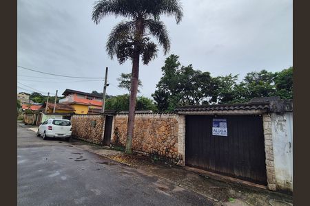 Casa de condomínio para alugar com 57m², 2 quartos e 6 vagas