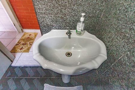 Casa à venda com 102m², 2 quartos e 2 vagas Casa à venda com 102m², 2 quartos e 2 vagasBanheiro social 2