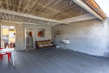 Casa à venda com 102m², 2 quartos e 2 vagas Casa à venda com 102m², 2 quartos e 2 vagasTerraço