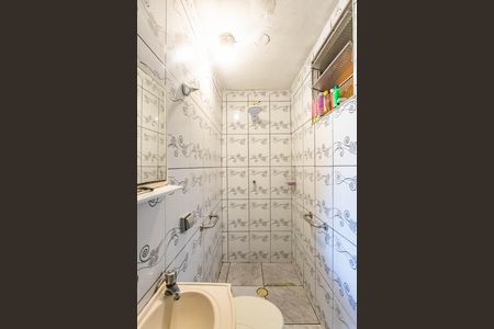 Casa à venda com 102m², 2 quartos e 2 vagas Casa à venda com 102m², 2 quartos e 2 vagasBanheiro social