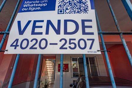 Casa à venda com 102m², 2 quartos e 2 vagas Casa à venda com 102m², 2 quartos e 2 vagasPlaca código
