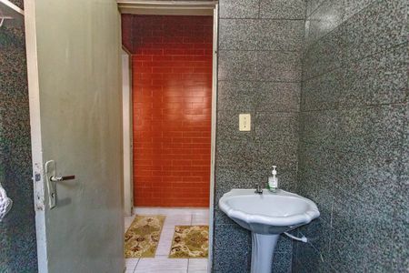 Casa à venda com 102m², 2 quartos e 2 vagas Casa à venda com 102m², 2 quartos e 2 vagasBanheiro social 2