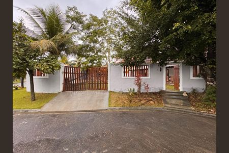 Casa de condomínio para alugar com 350m², 6 quartos e 6 vagas Casa de condomínio para alugar com 350m², 6 quartos e 6 vagasFachada