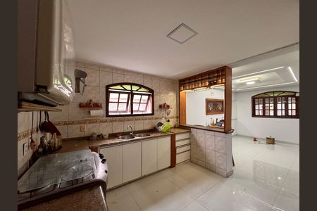 Casa de condomínio para alugar com 350m², 6 quartos e 6 vagas Casa de condomínio para alugar com 350m², 6 quartos e 6 vagasCozinha
