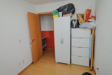 Quarto 1 de apartamento para alugar com 2 quartos, 40m² em Inhoaíba, Rio de Janeiro