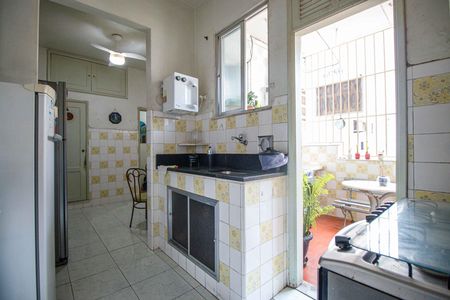 Apartamento à venda com 119m², 4 quartos e 1 vaga Apartamento à venda com 119m², 4 quartos e 1 vagaCozinha
