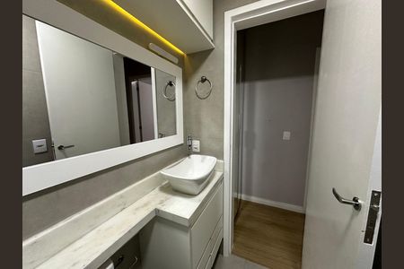 Apartamento à venda com 54m², 2 quartos e 1 vaga Apartamento à venda com 54m², 2 quartos e 1 vagaBanheiro