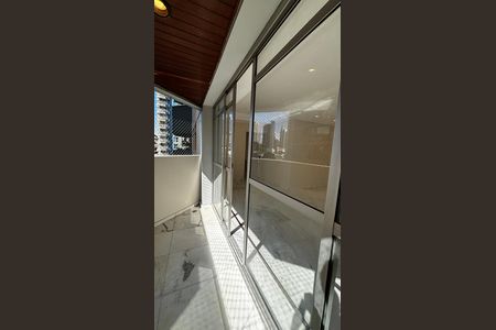 Apartamento à venda com 129m², 1 quarto e 2 vagasVaranda