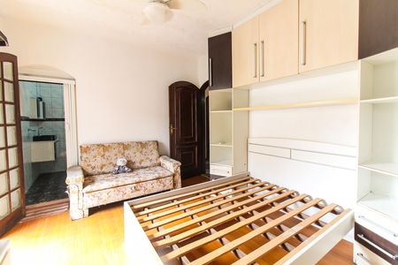 Casa à venda com 150m², 3 quartos e 3 vagas Casa à venda com 150m², 3 quartos e 3 vagasSuíte