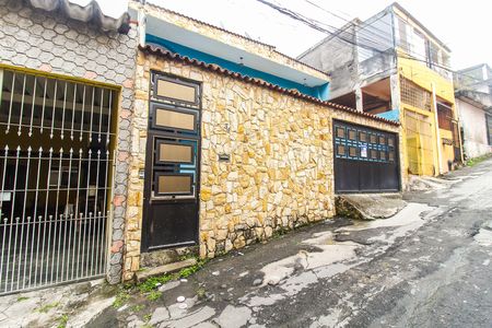 Casa à venda com 150m², 3 quartos e 3 vagas Casa à venda com 150m², 3 quartos e 3 vagasFachada + Placa