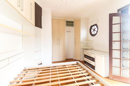 Casa à venda com 150m², 3 quartos e 3 vagas Casa à venda com 150m², 3 quartos e 3 vagasSuíte
