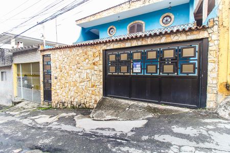 Casa à venda com 150m², 3 quartos e 3 vagas Casa à venda com 150m², 3 quartos e 3 vagasFachada + Placa