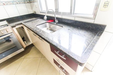 Casa à venda com 150m², 3 quartos e 3 vagas Casa à venda com 150m², 3 quartos e 3 vagasCozinha