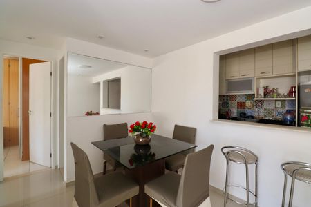 Sala  de apartamento para alugar com 2 quartos, 73m² em Jardim Armação, Salvador