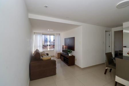 Sala  de apartamento para alugar com 2 quartos, 73m² em Jardim Armação, Salvador