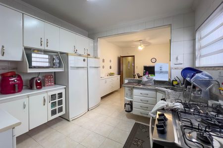 Copa e cozinha de casa à venda com 3 quartos, 200m² em Vila Dom Pedro I, São Paulo