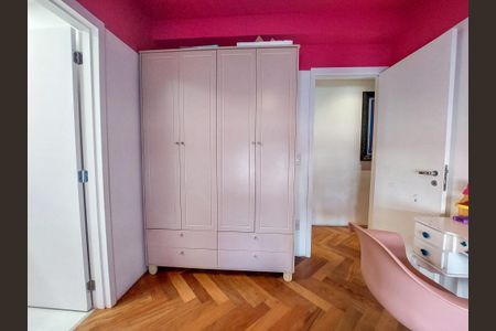 Apartamento à venda com 170m², 3 quartos e 2 vagasSuíte 2