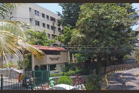 Apartamento à venda com 63m², 3 quartos e 1 vaga Apartamento à venda com 63m², 3 quartos e 1 vagaFachada