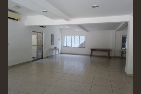 Apartamento à venda com 63m², 3 quartos e 1 vaga Apartamento à venda com 63m², 3 quartos e 1 vagaÁrea comum - Salão de festas