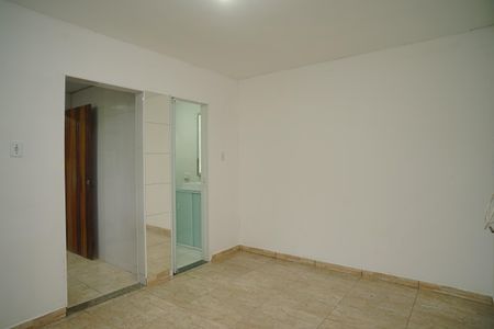 Sala de casa para alugar com 2 quartos, 70m² em Centro, Maricá
