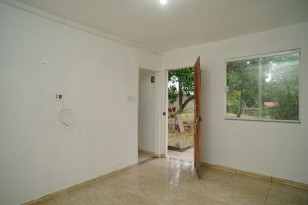 Sala de casa para alugar com 2 quartos, 70m² em Centro, Maricá