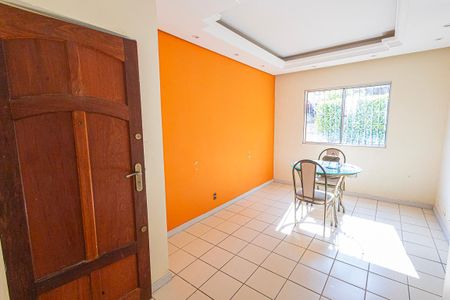 sala de apartamento à venda com 2 quartos, 60m² em Heliópolis, Belo Horizonte