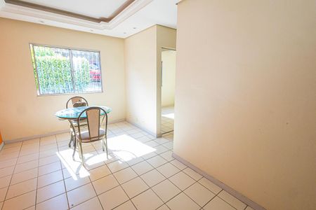 sala de apartamento à venda com 2 quartos, 60m² em Heliópolis, Belo Horizonte